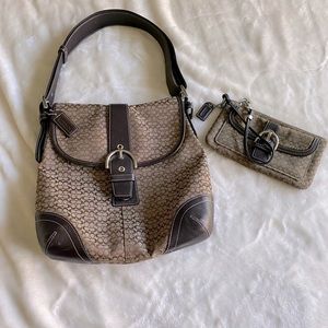 Genuine Coach leather strap Signature
shoulder bag/crossbody& matching wallet